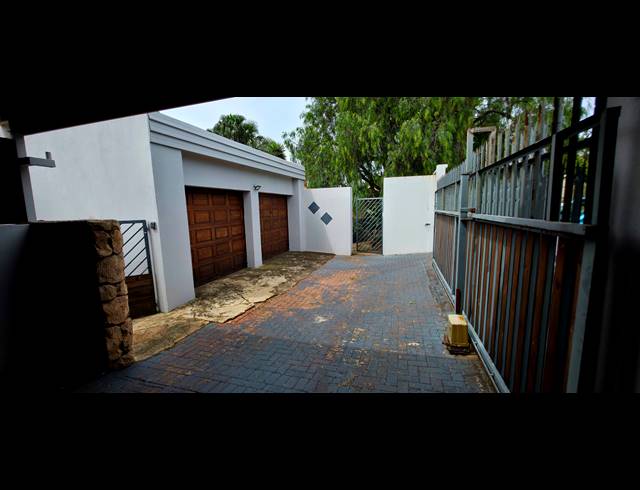4 BEDROOM FREEHOLD FOR SALE IN REYNO RIDGE